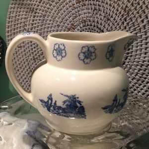 Vintage Blue Ridge Potteries Alice pitcher (7025).